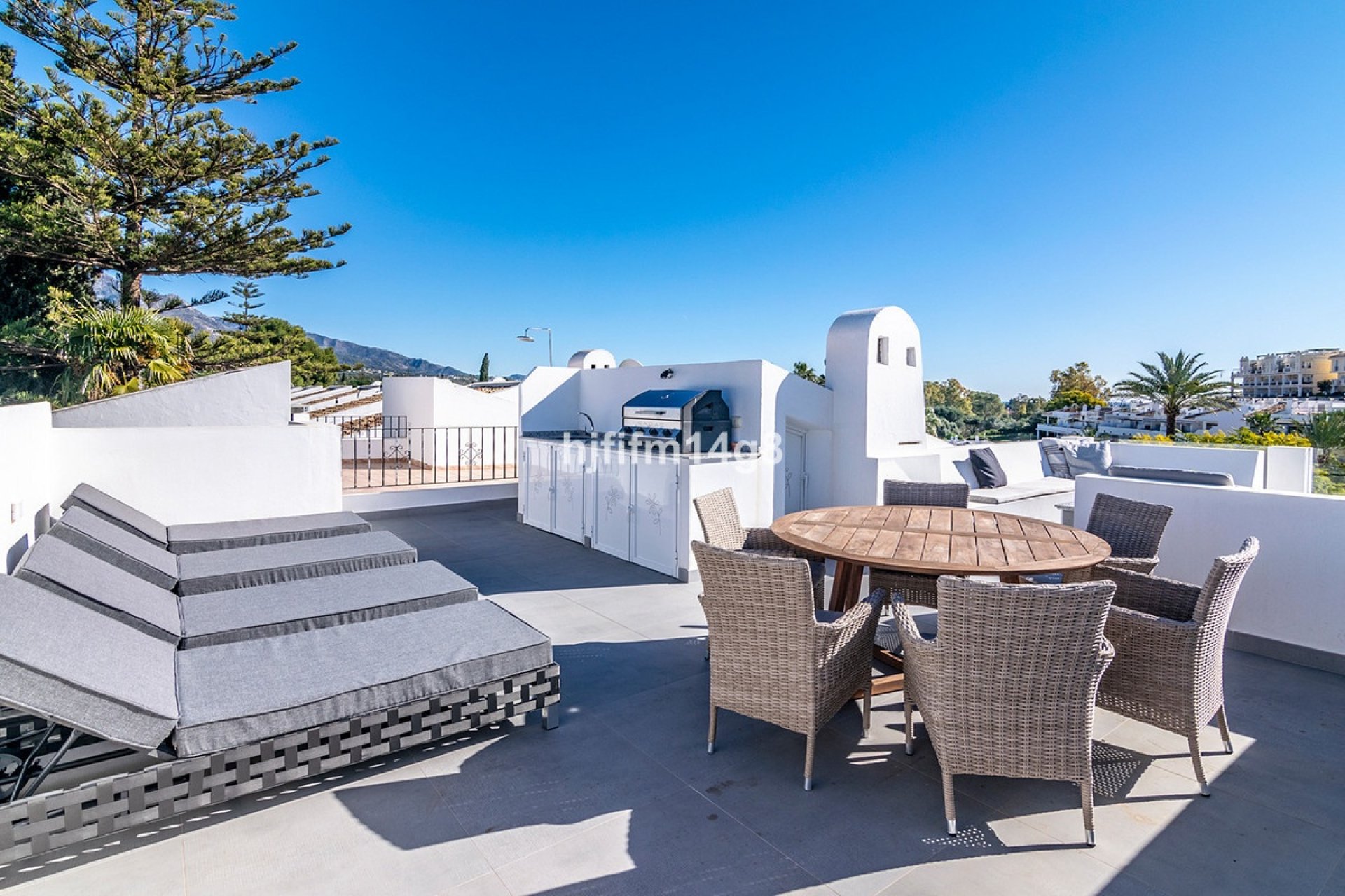 Resale - apartment - Marbella - Nueva Andalucía