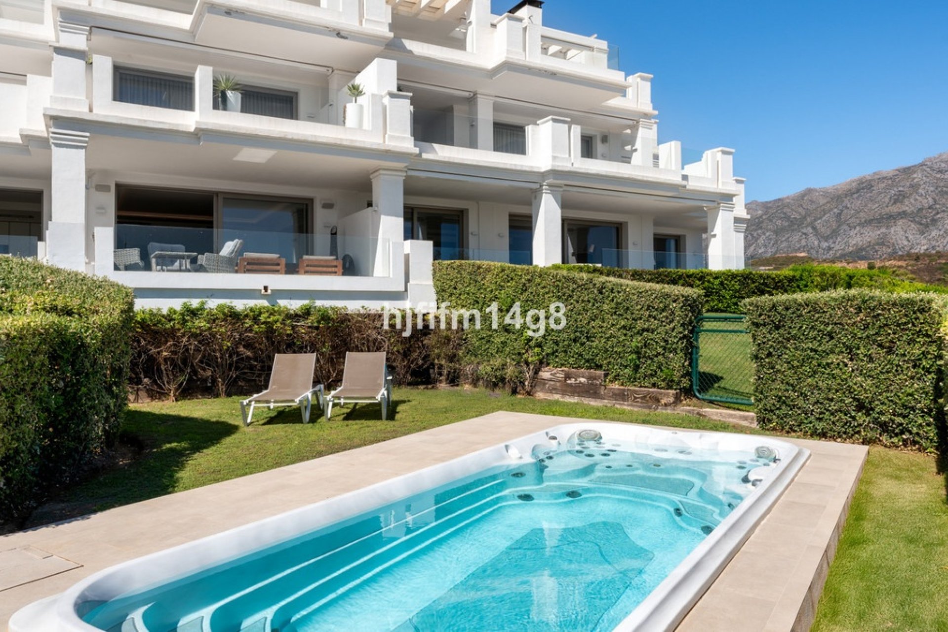 Resale - apartment - Marbella - Nueva Andalucía