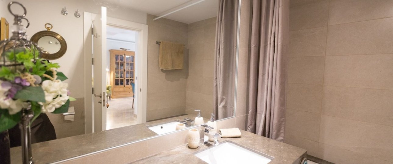 Resale - apartment - Marbella - Nueva Andalucía
