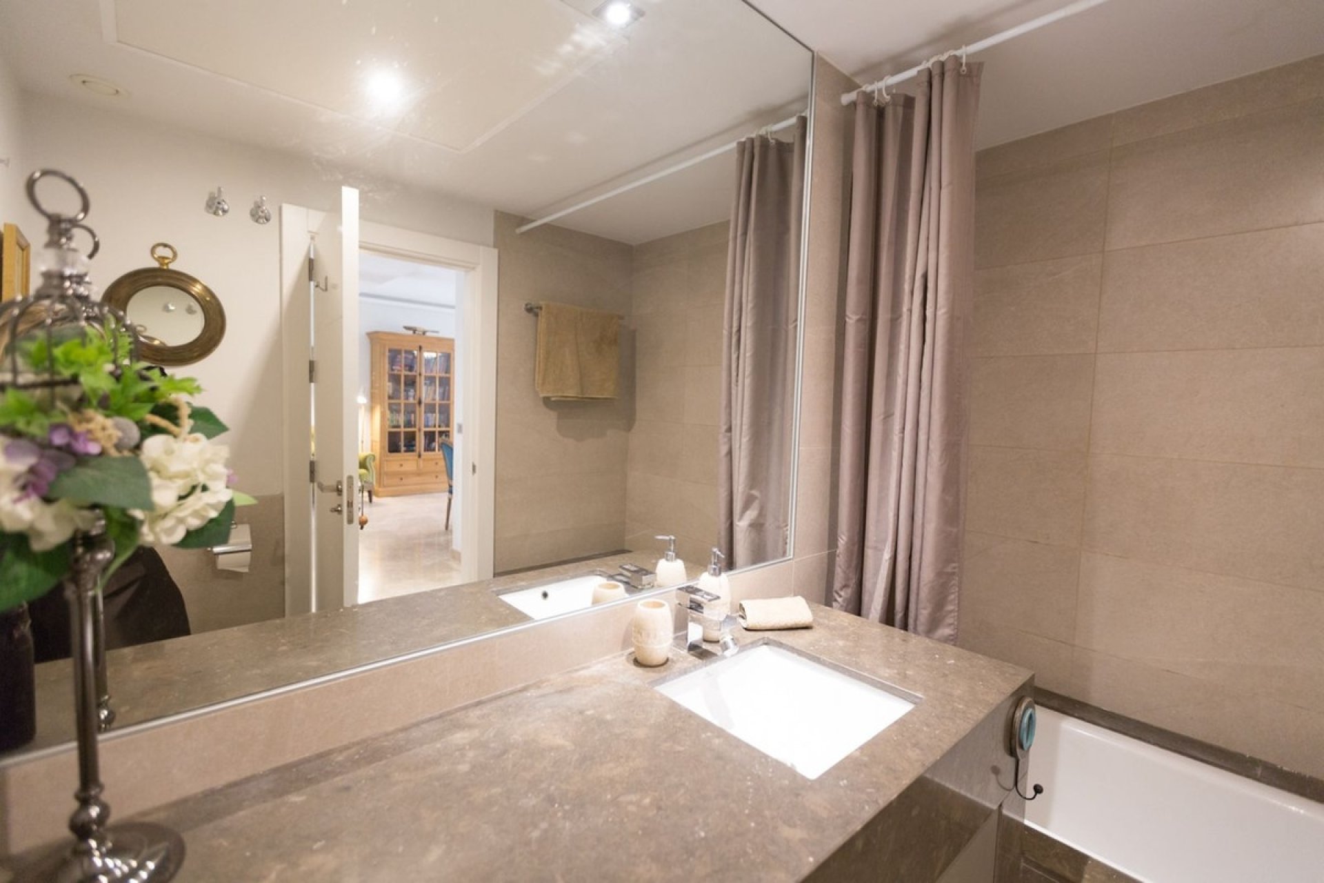 Resale - apartment - Marbella - Nueva Andalucía