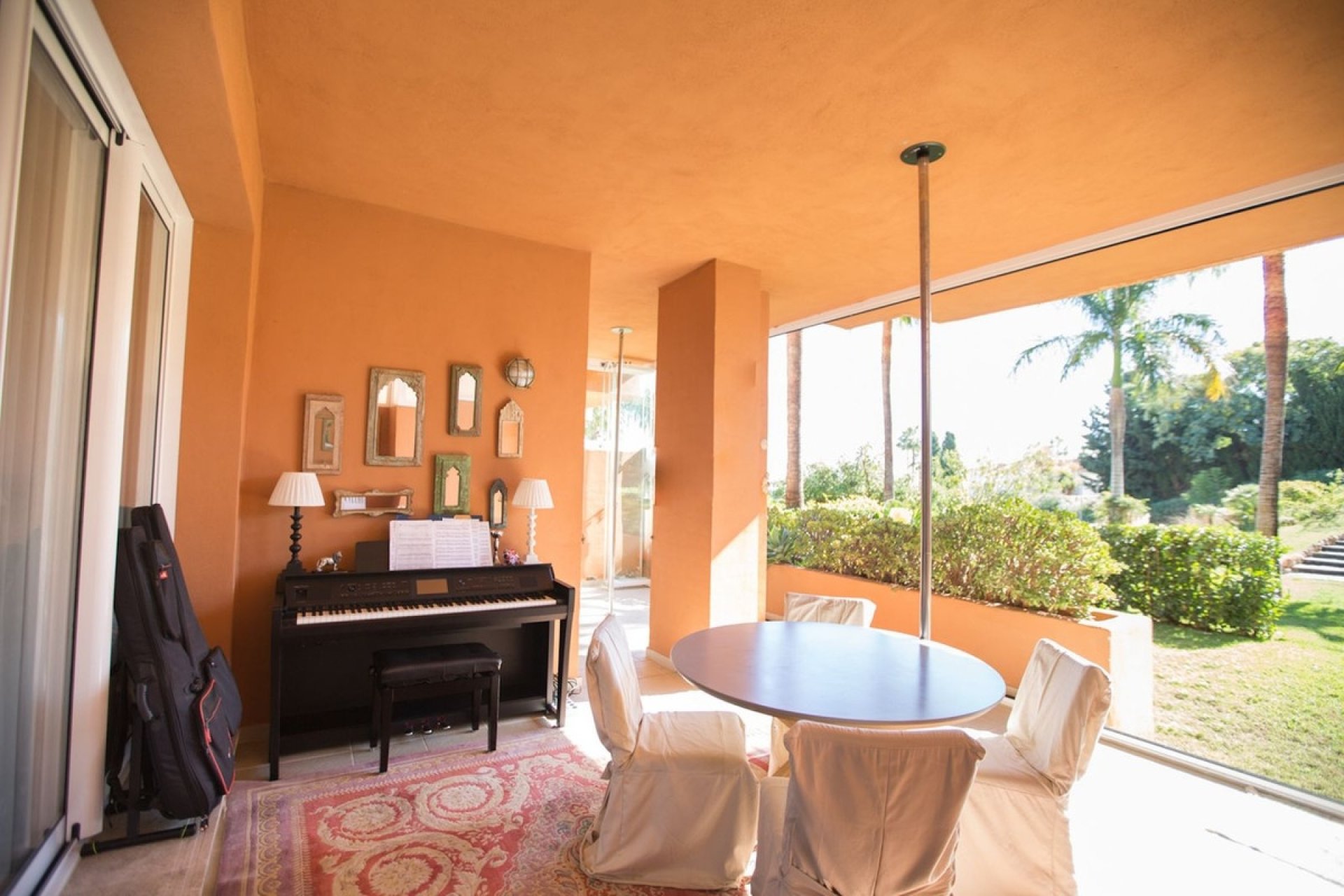 Resale - apartment - Marbella - Nueva Andalucía