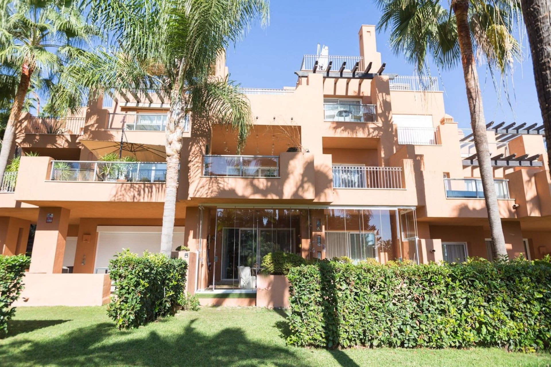 Resale - apartment - Marbella - Nueva Andalucía
