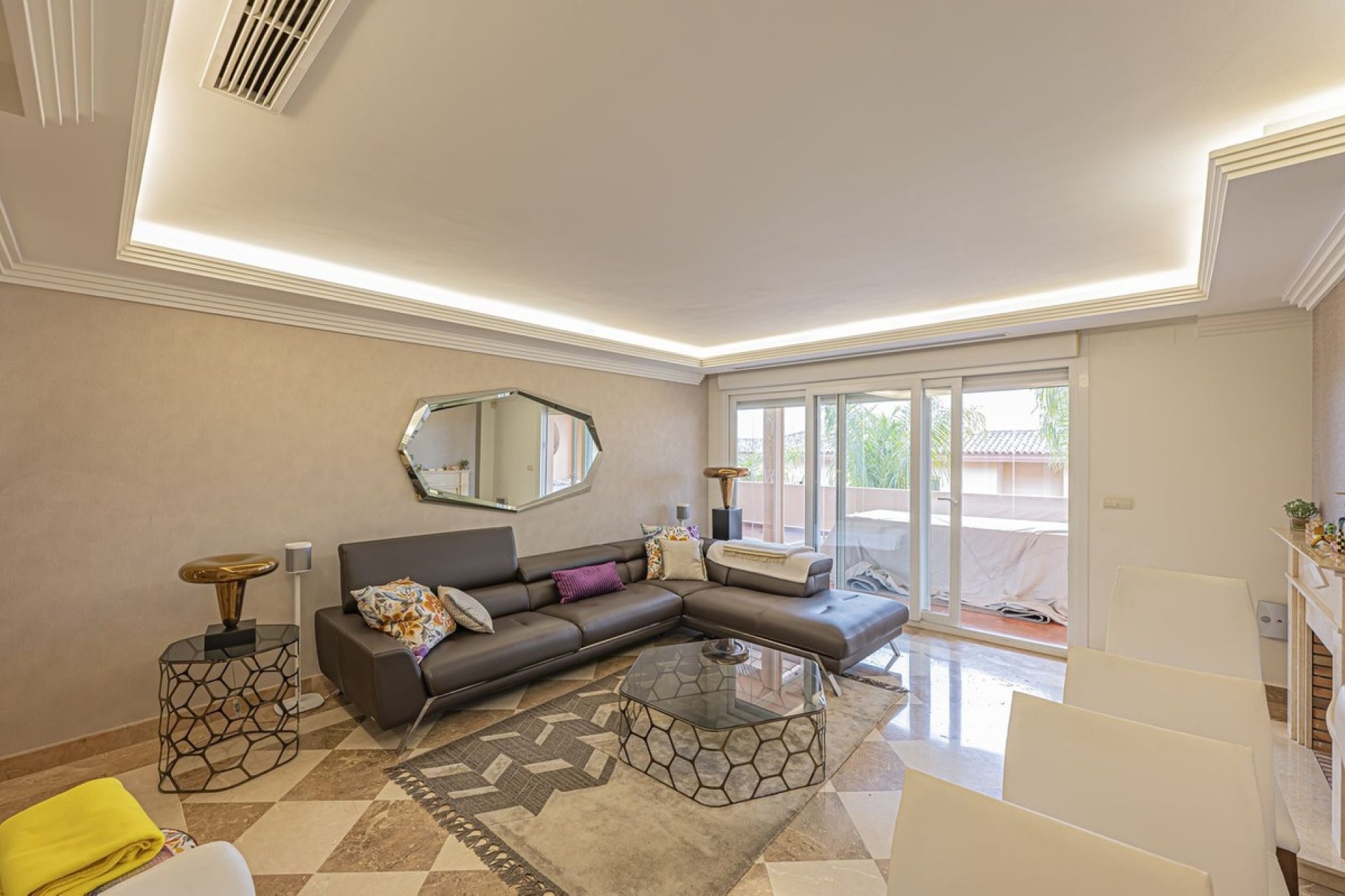 Resale - apartment - Marbella - Nueva Andalucía