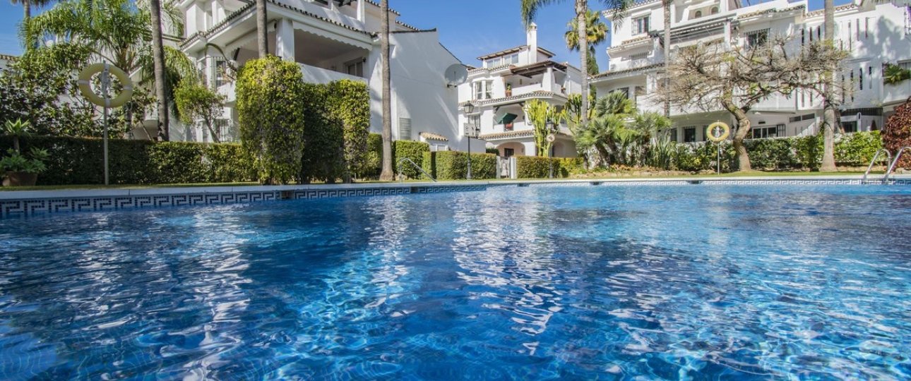 Resale - apartment - Marbella - Nueva Andalucía