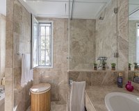 Resale - apartment - Marbella - Nueva Andalucía