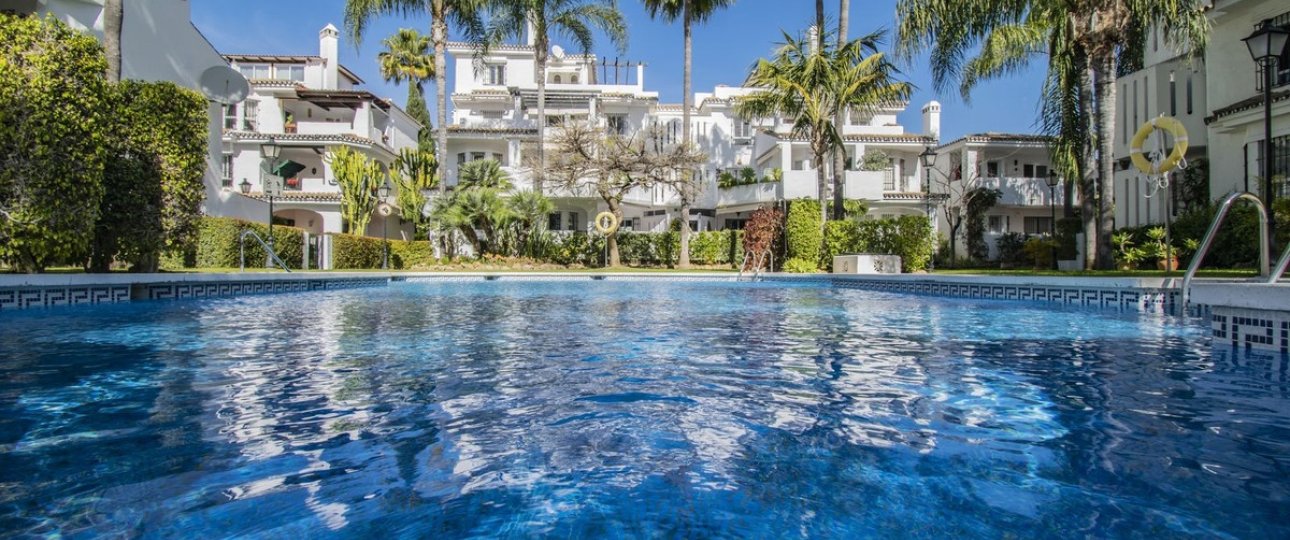 Resale - apartment - Marbella - Nueva Andalucía