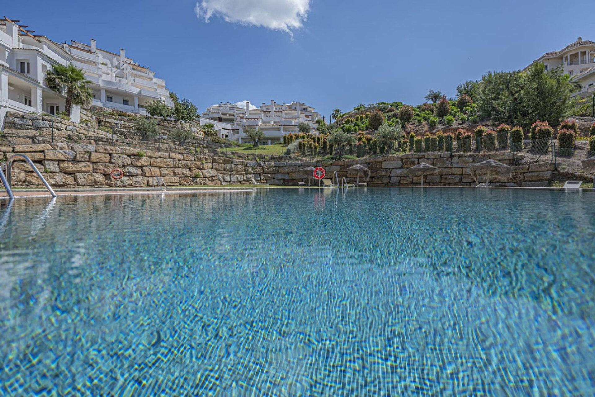 Resale - apartment - Marbella - Nueva Andalucía