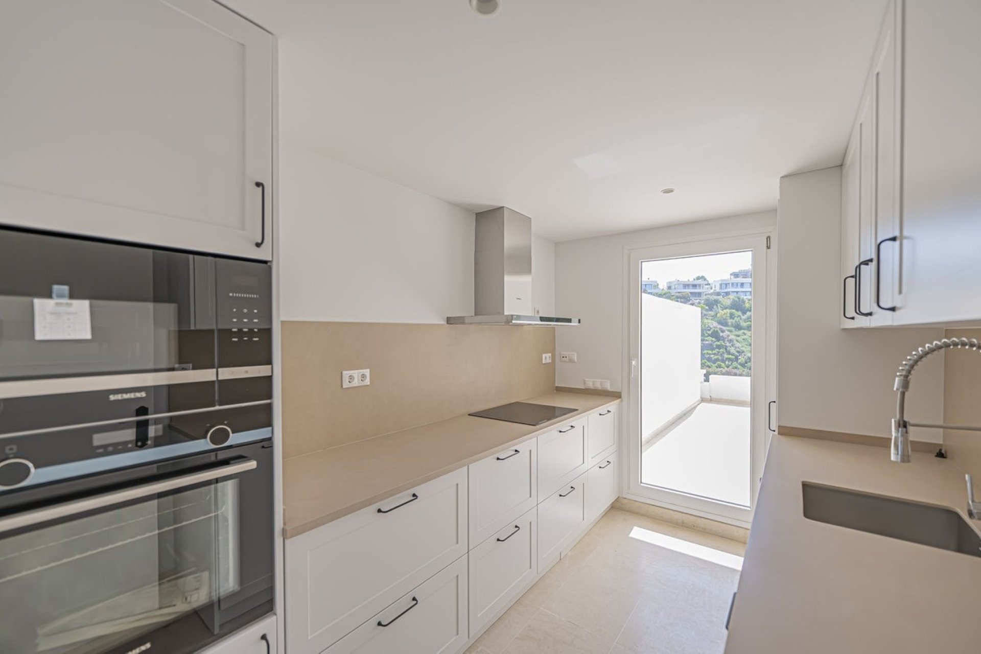 Resale - apartment - Marbella - Nueva Andalucía