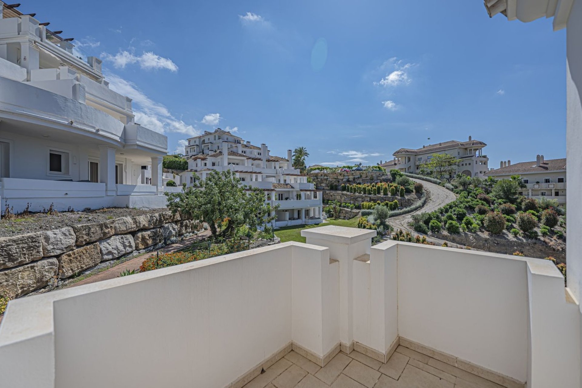 Resale - apartment - Marbella - Nueva Andalucía