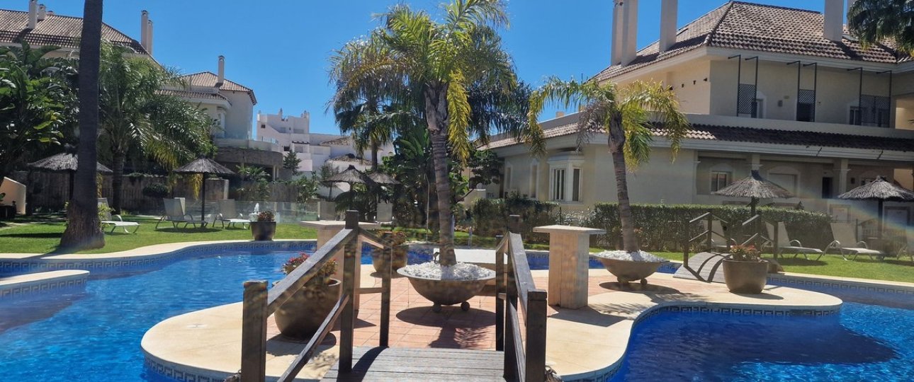 Resale - apartment - Marbella - Nueva Andalucía