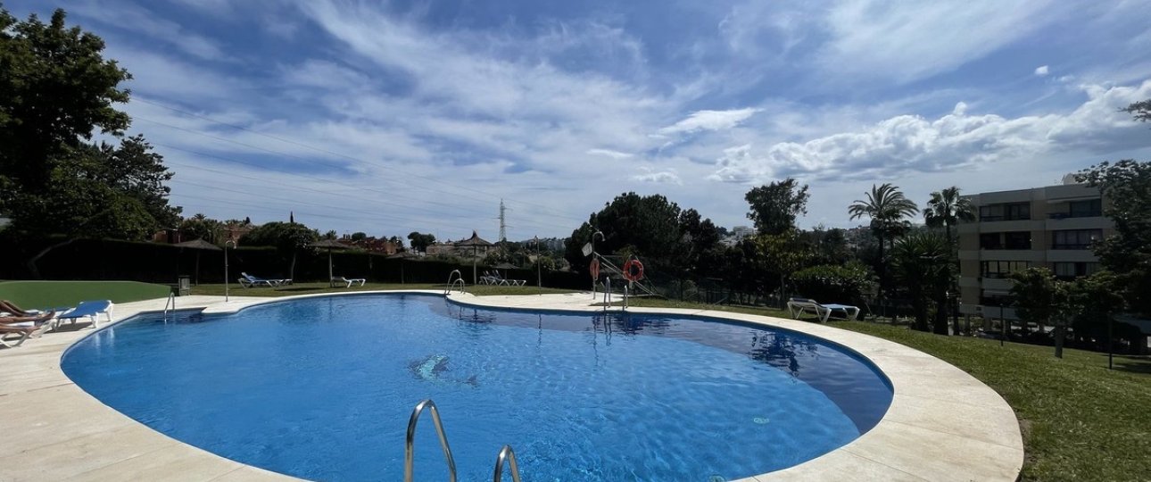 Resale - apartment - Marbella - Nueva Andalucía