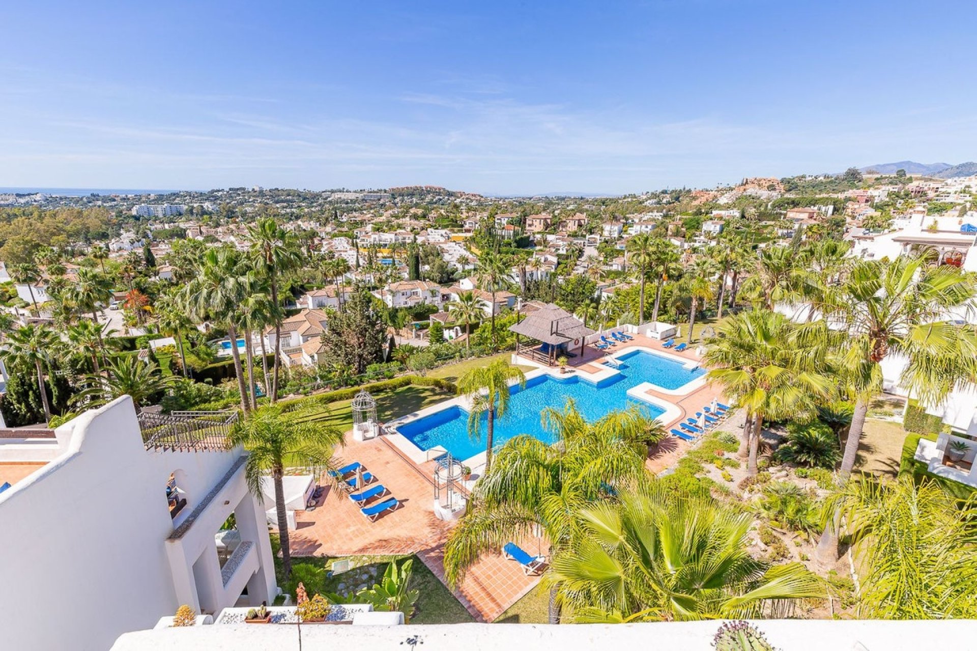 Resale - apartment - Marbella - Nueva Andalucía
