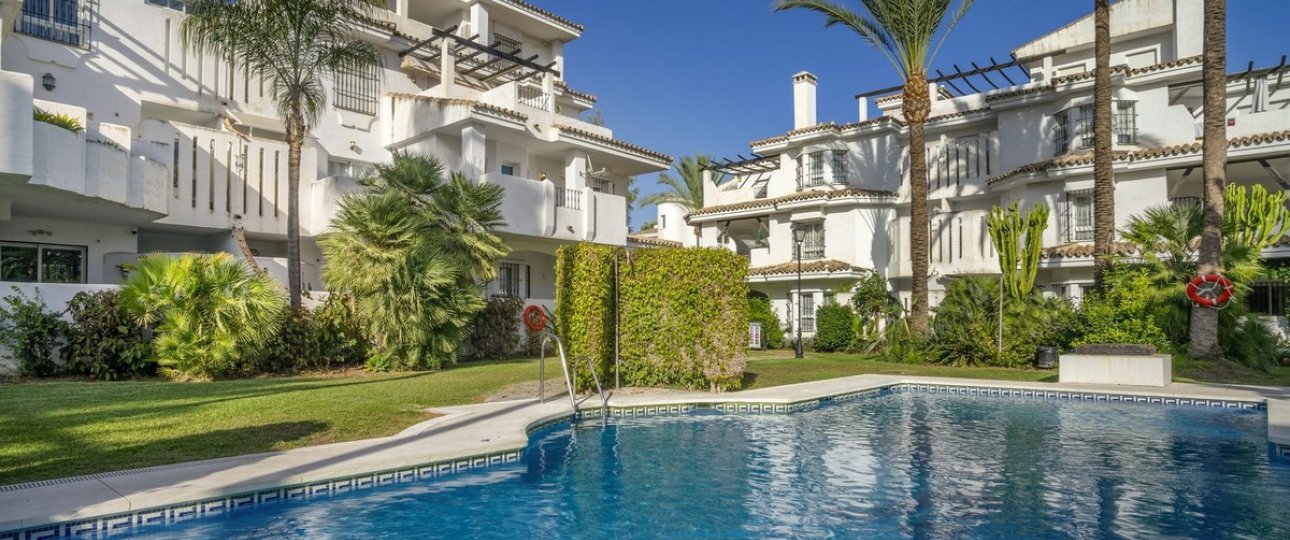 Resale - apartment - Marbella - Nueva Andalucía