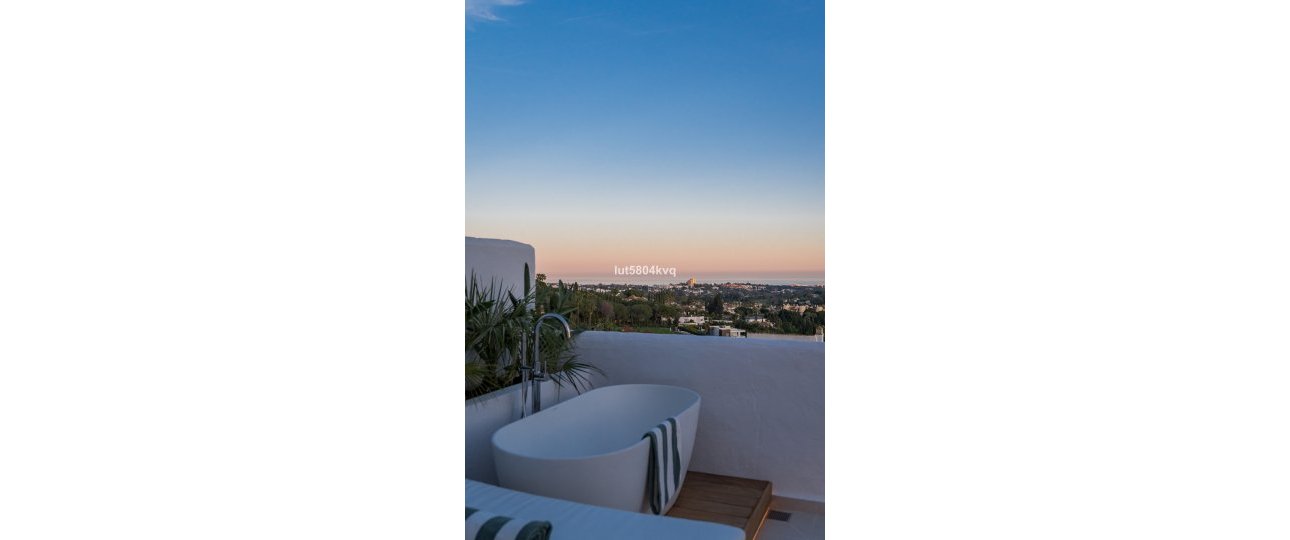 Resale - apartment - Marbella - Nueva Andalucía