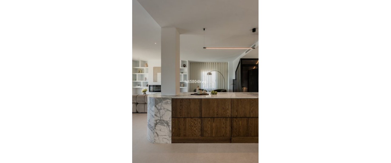 Resale - apartment - Marbella - Nueva Andalucía