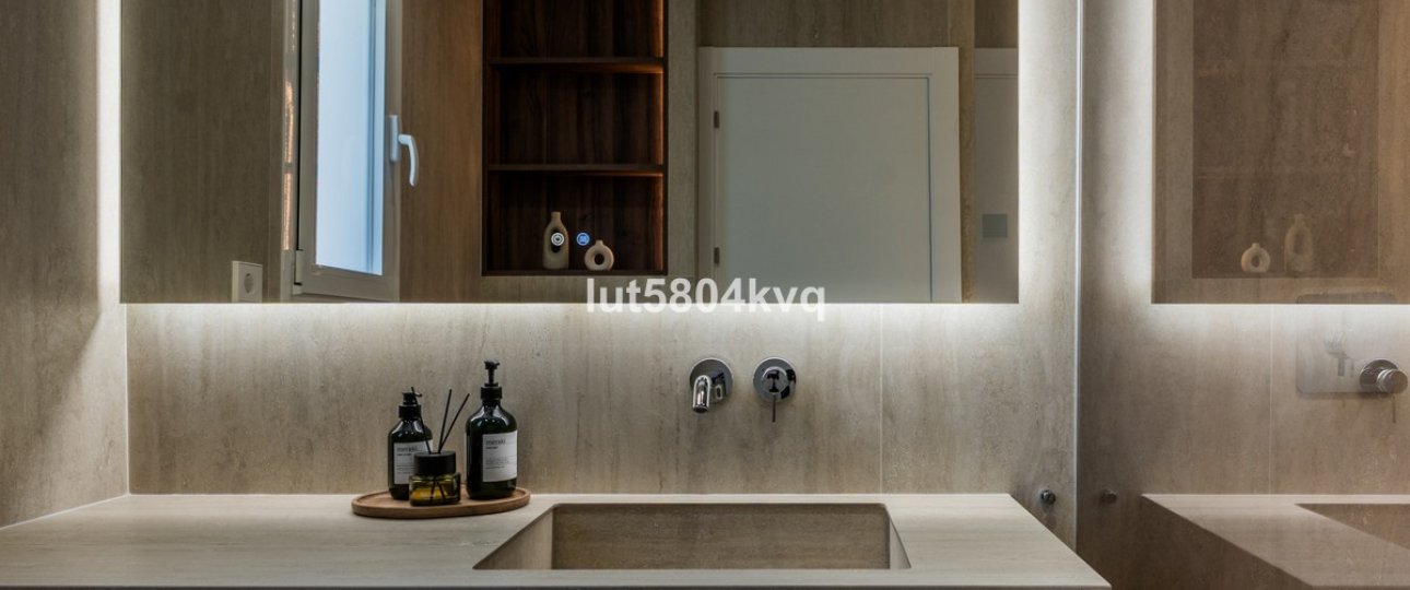 Resale - apartment - Marbella - Nueva Andalucía