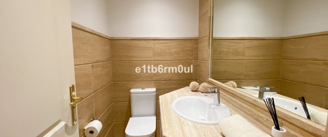 Resale - apartment - Marbella - Nueva Andalucía