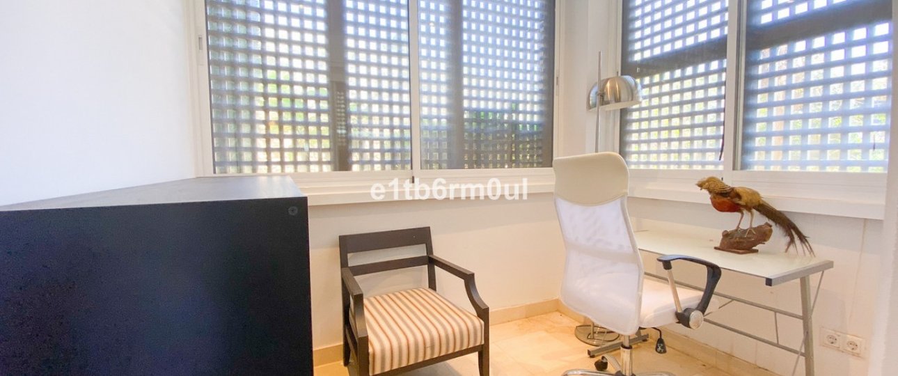 Resale - apartment - Marbella - Nueva Andalucía