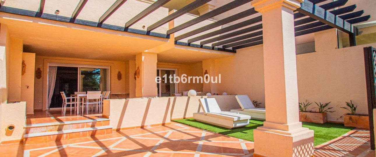 Resale - apartment - Marbella - Nueva Andalucía