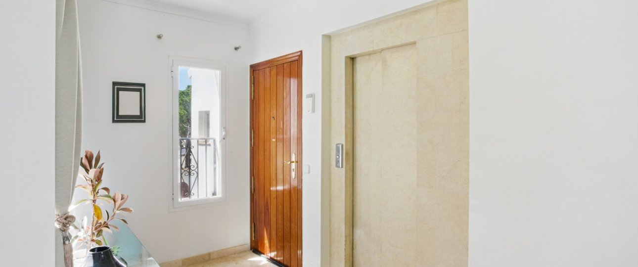 Resale - apartment - Marbella - Nueva Andalucía
