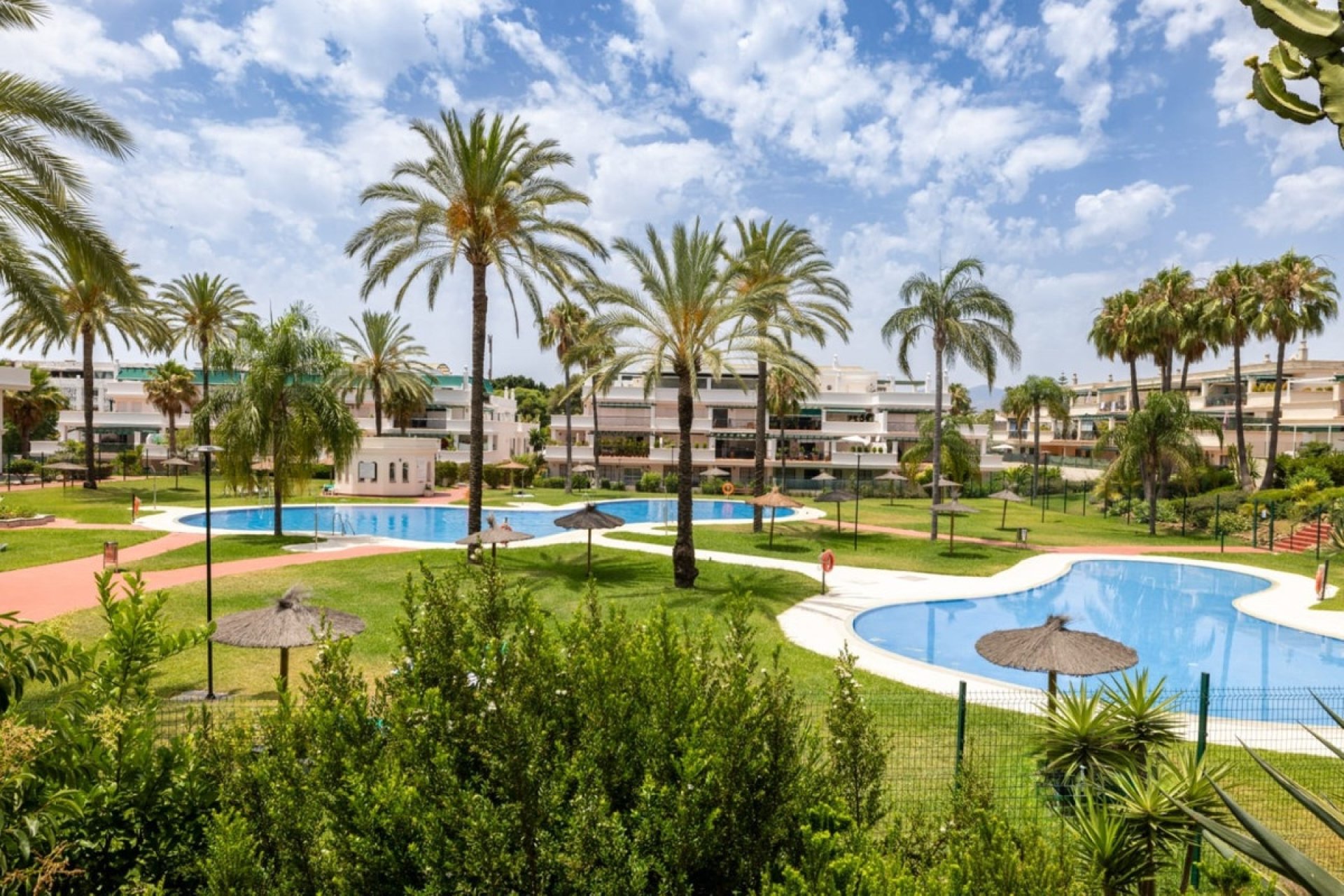 Resale - apartment - Marbella - Nueva Andalucía