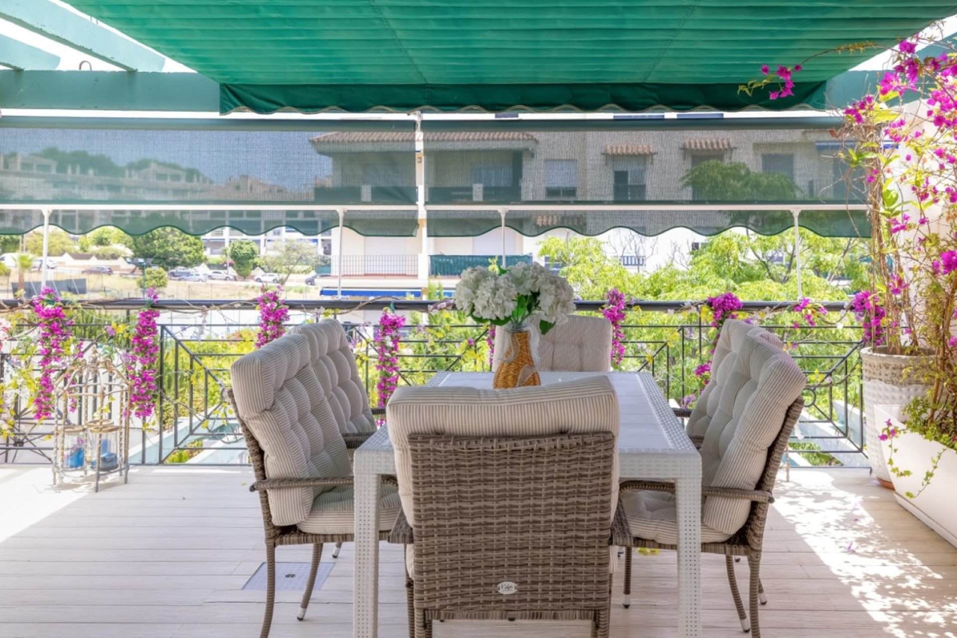 Resale - apartment - Marbella - Nueva Andalucía