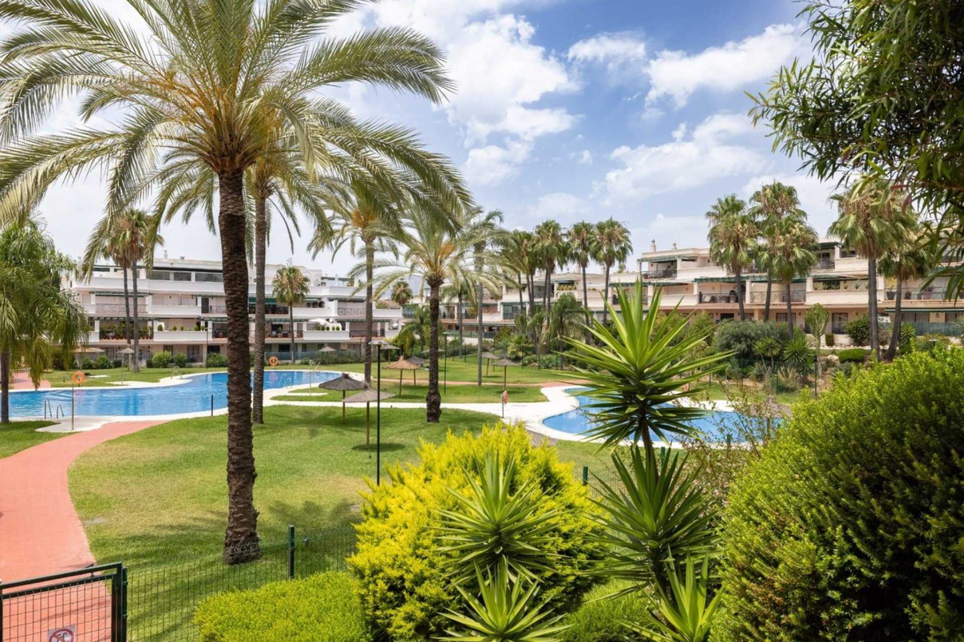 Resale - apartment - Marbella - Nueva Andalucía