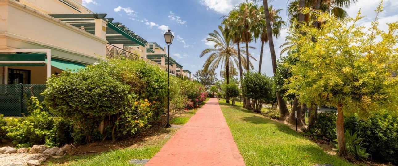 Resale - apartment - Marbella - Nueva Andalucía