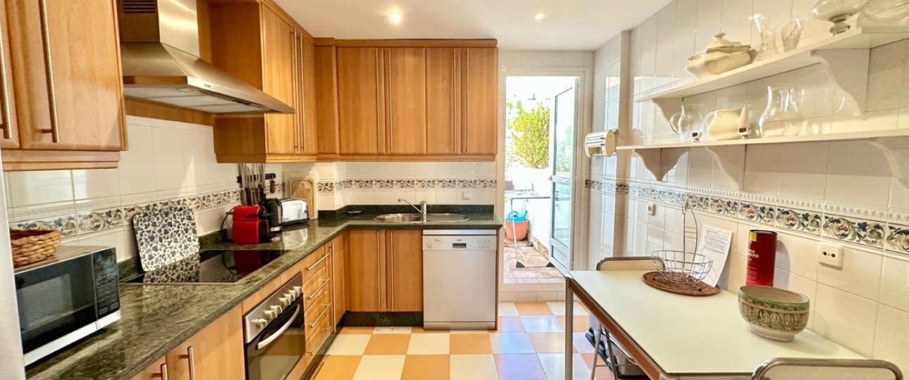 Resale - apartment - Marbella - Nueva Andalucía