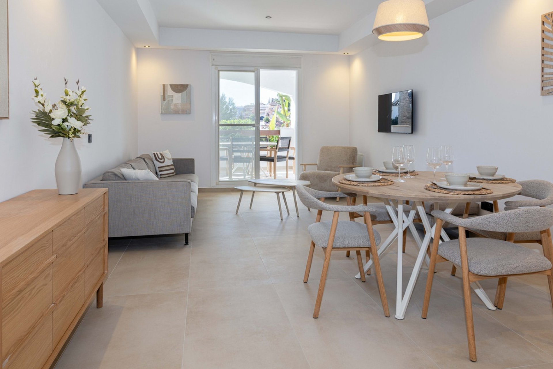 Resale - apartment - Marbella - Nueva Andalucía