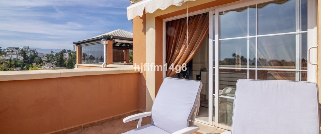 Resale - apartment - Marbella - Nueva Andalucía