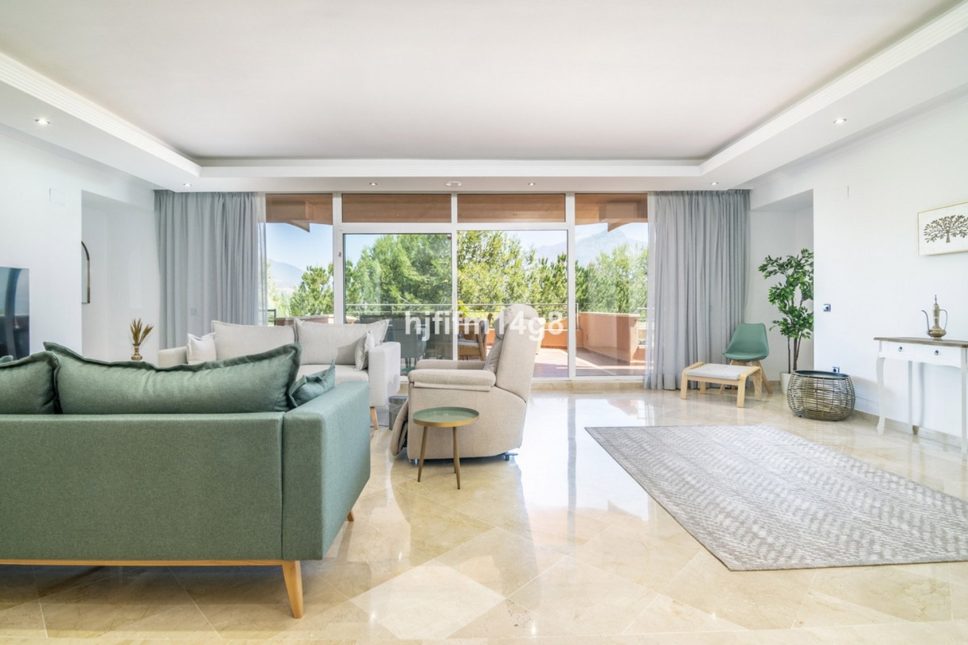 Resale - apartment - Marbella - Nueva Andalucía