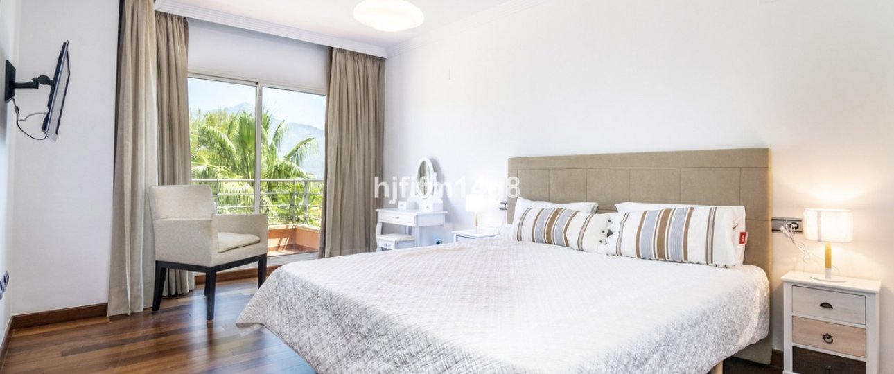 Resale - apartment - Marbella - Nueva Andalucía