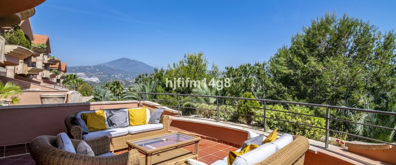 Resale - apartment - Marbella - Nueva Andalucía