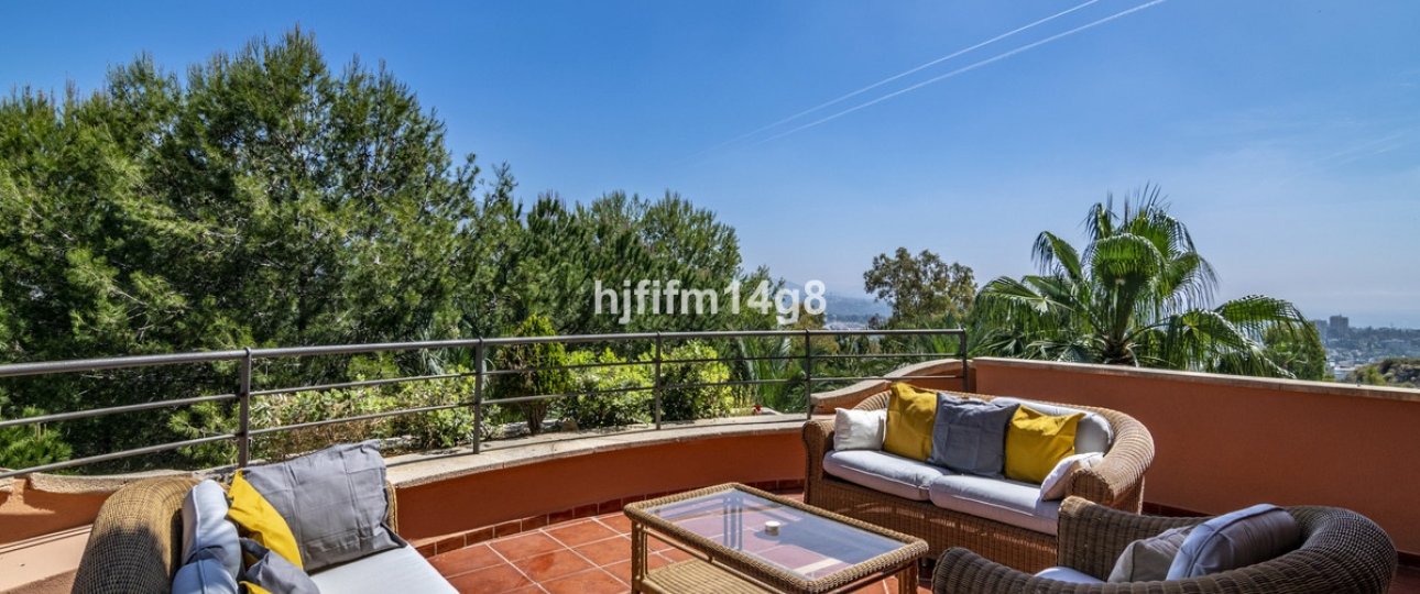 Resale - apartment - Marbella - Nueva Andalucía