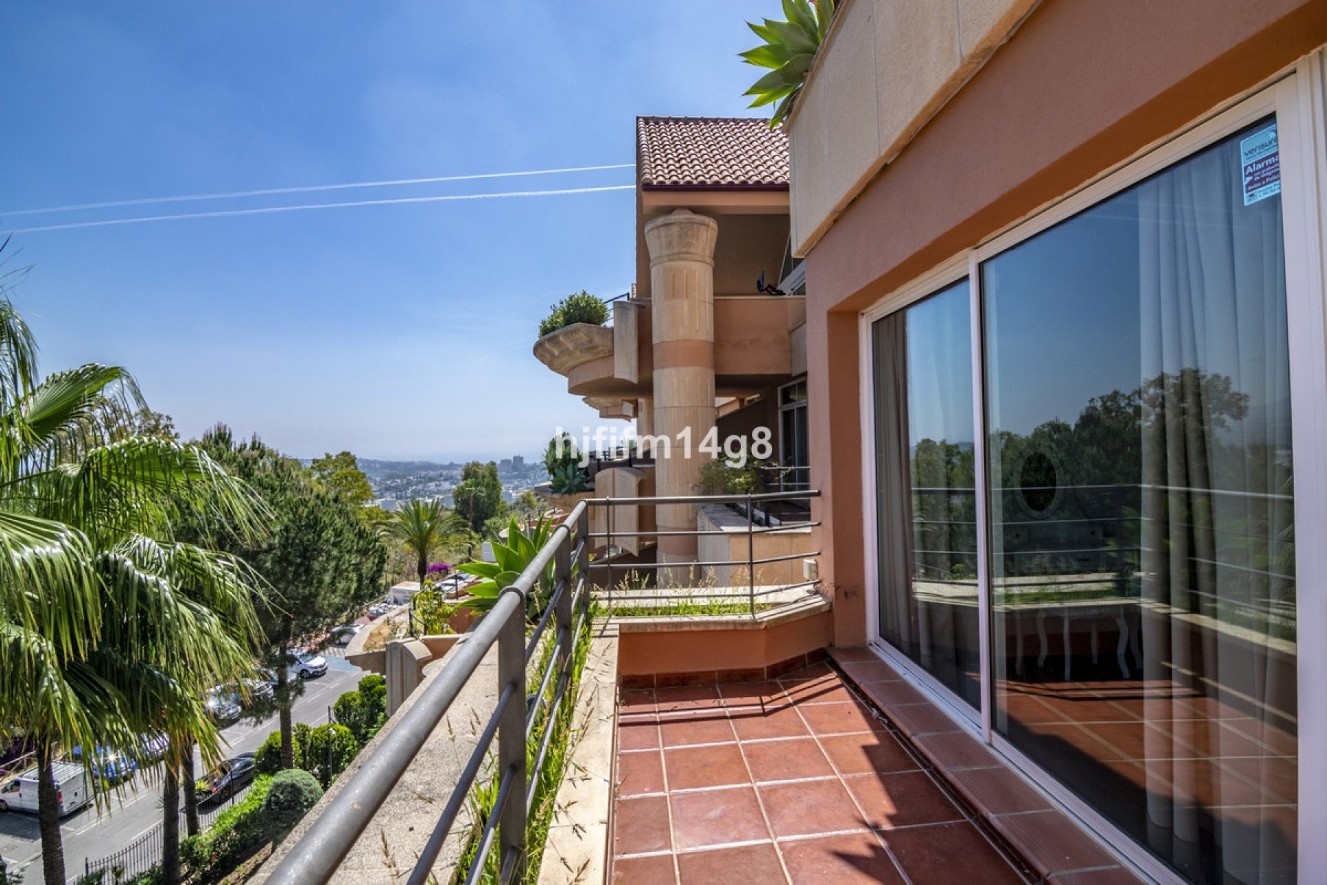 Resale - apartment - Marbella - Nueva Andalucía