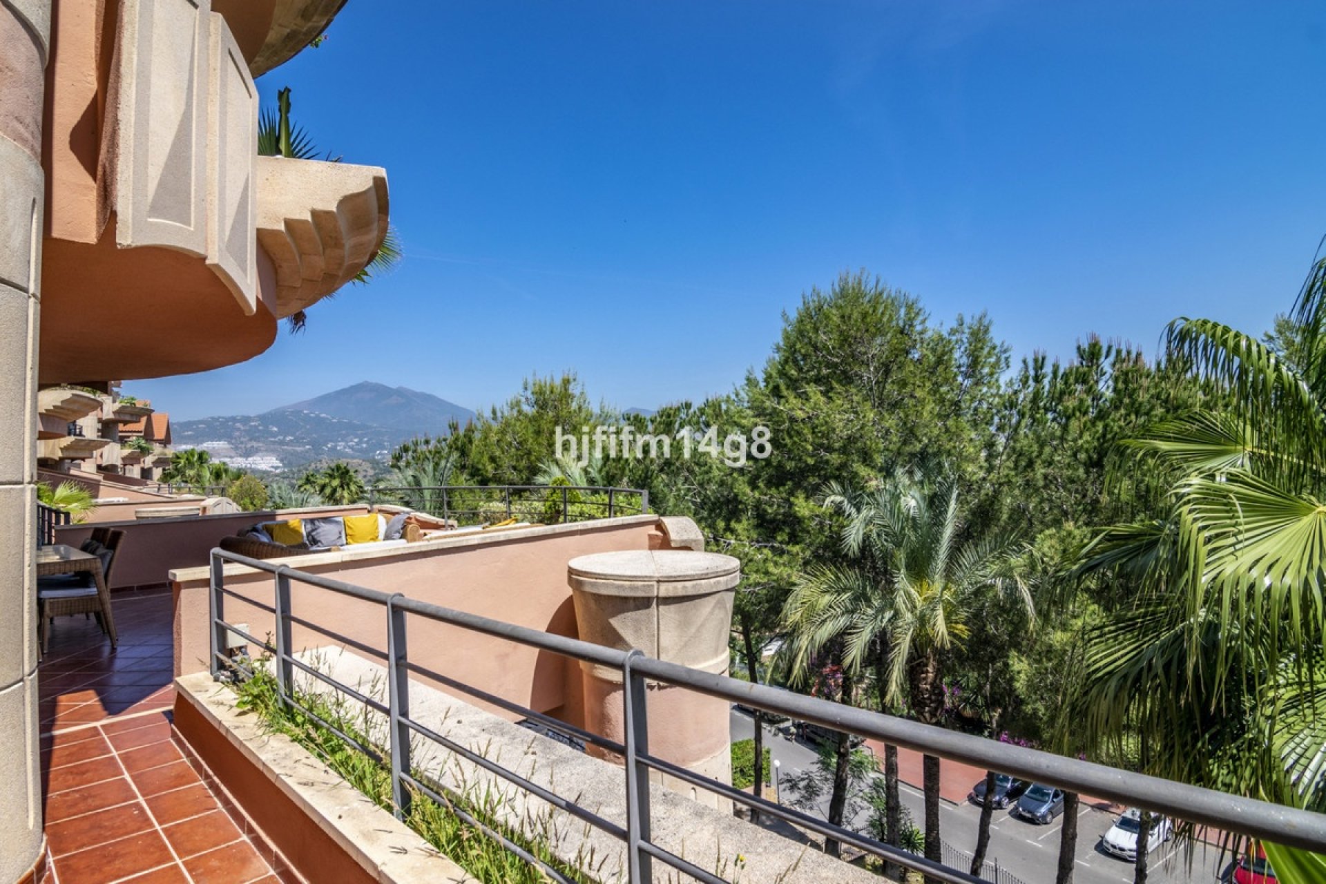 Resale - apartment - Marbella - Nueva Andalucía