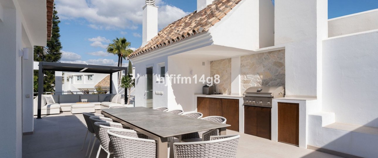 Resale - apartment - Marbella - Nueva Andalucía