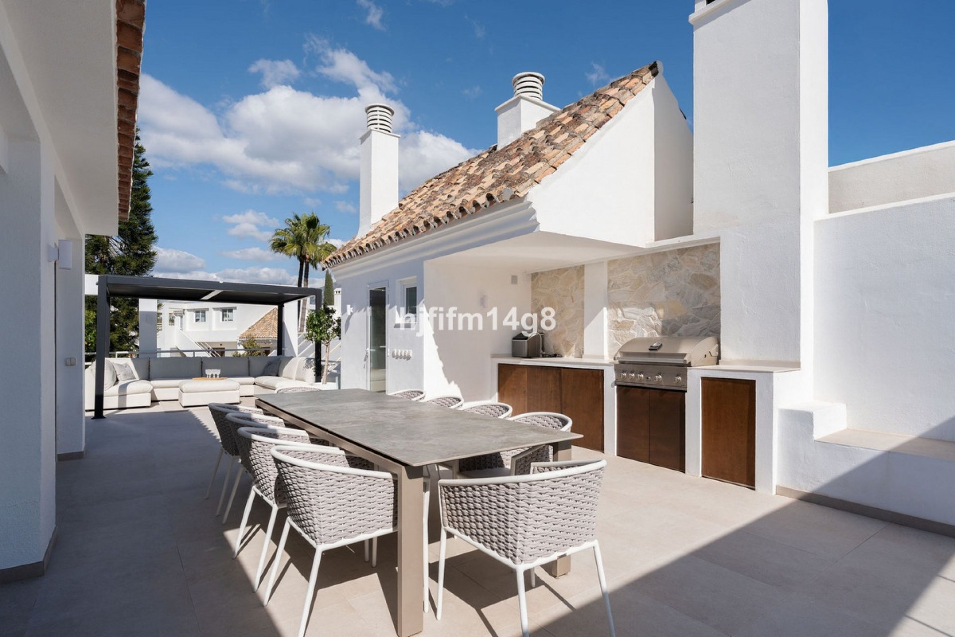 Resale - apartment - Marbella - Nueva Andalucía