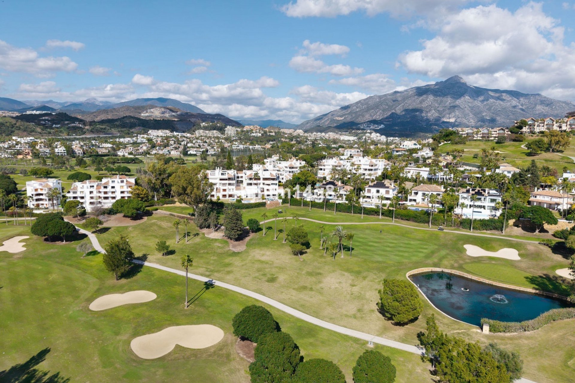 Resale - apartment - Marbella - Nueva Andalucía