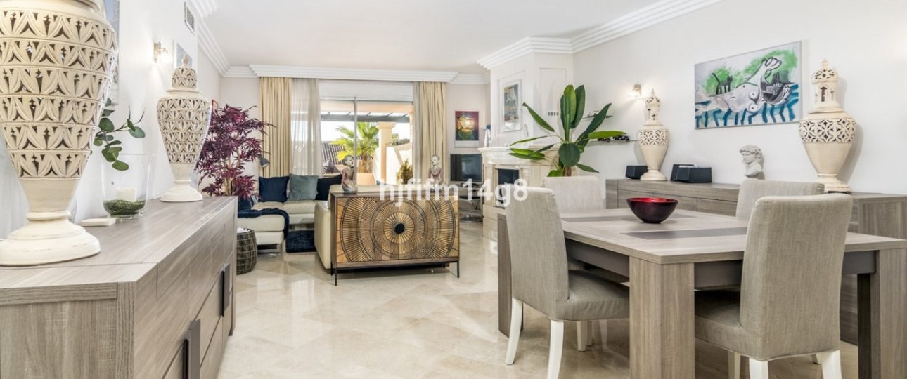 Resale - apartment - Marbella - Nueva Andalucía