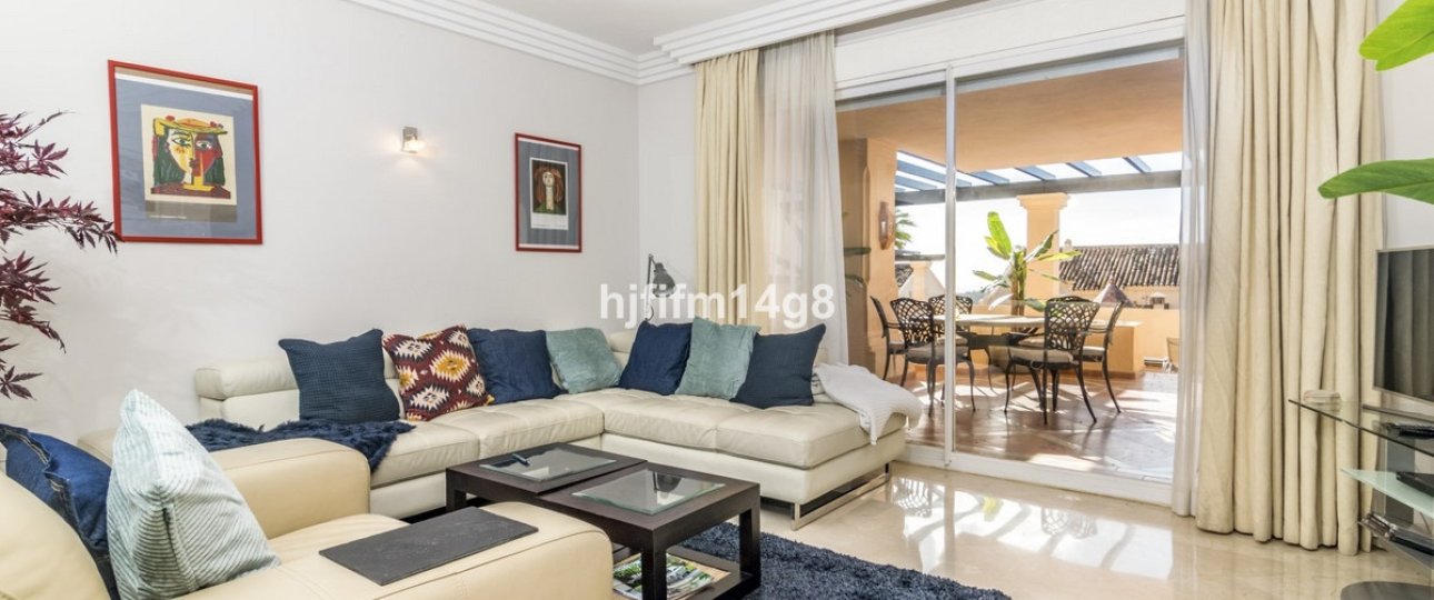 Resale - apartment - Marbella - Nueva Andalucía