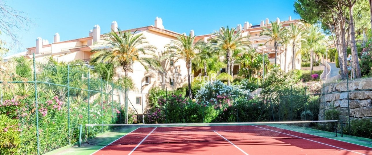 Resale - apartment - Marbella - Nueva Andalucía