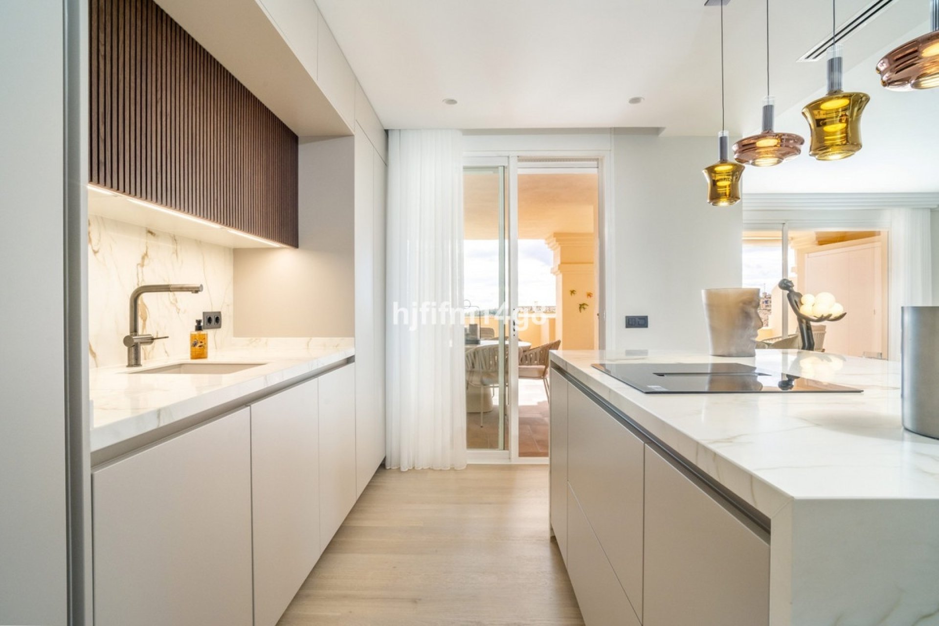 Resale - apartment - Marbella - Nueva Andalucía