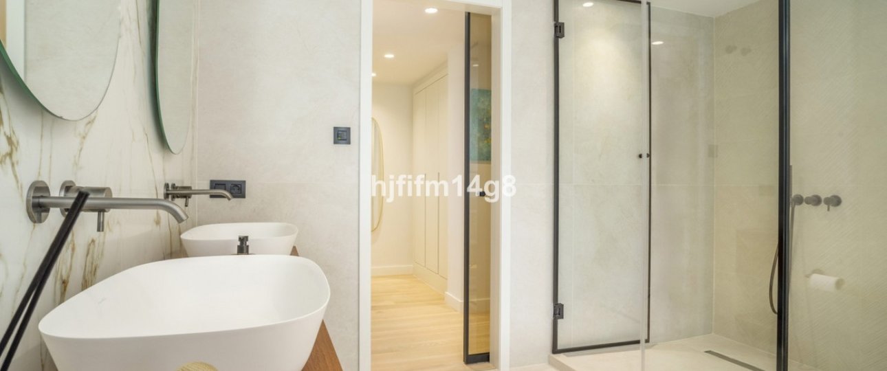 Resale - apartment - Marbella - Nueva Andalucía