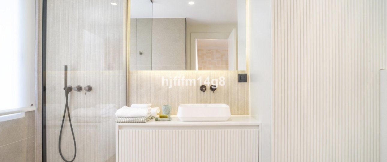Resale - apartment - Marbella - Nueva Andalucía
