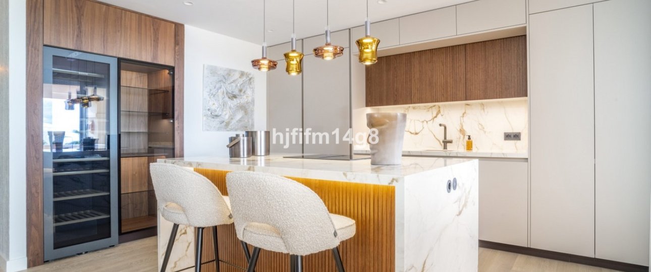 Resale - apartment - Marbella - Nueva Andalucía
