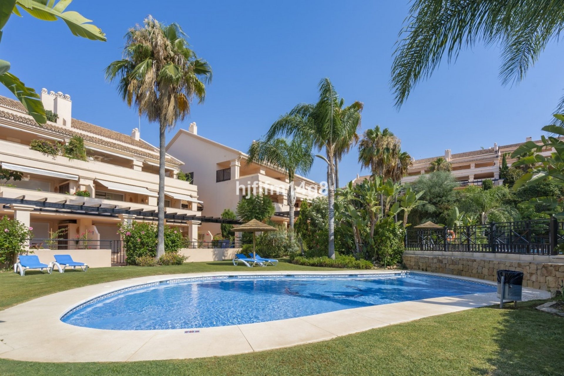 Resale - apartment - Marbella - Nueva Andalucía
