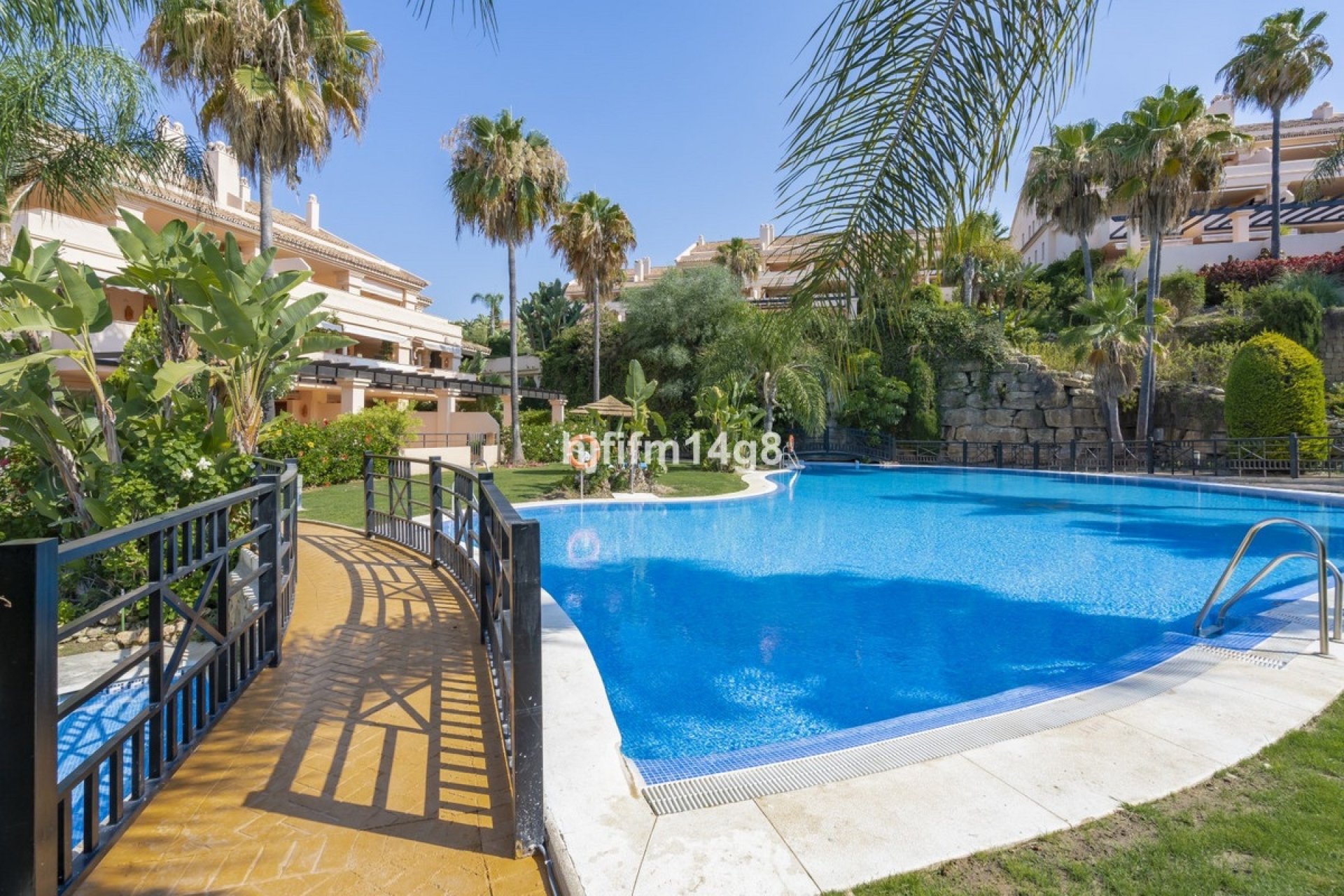 Resale - apartment - Marbella - Nueva Andalucía