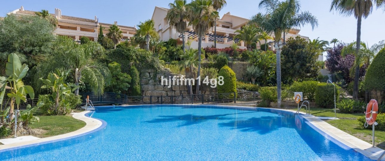 Resale - apartment - Marbella - Nueva Andalucía